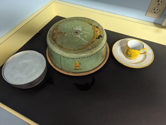 Lot Of Vtg Kitchen Items Cake Tin Rotating Stand Porcelain Enamel Wear From Sweden