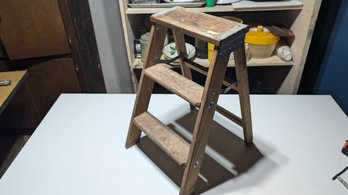 Vtg Wood Step Ladder