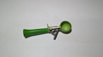 Vtg Green Ice Cream Scoop