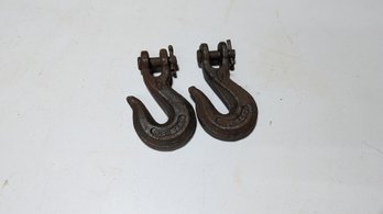 2 Chain Hooks