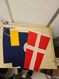 4 Flags