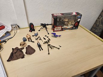 Star Wars Episode 1 Tatooine Showdown And Set Of Star Wars Toys