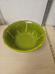 1 MCM Green Leaf Ceramic Bowl California Original 2377 USA Very Small Chip (see Picture)