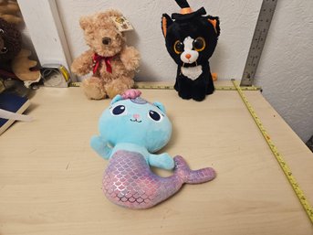 3 Stuffed Animals - 1 TY Stuffed Animal, Edible Arrangements, 1 Seahorse