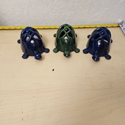 Set Of 3 Yarn-Holding Turtles