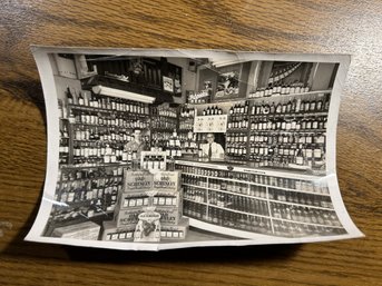 Vintage PHOTO PHOTOGRAPH Of Liquor Store C1940s Or So - SHIPPABLE