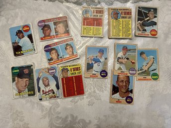 15 Vintage Topps Baseball Cards From 1969 - Shippable