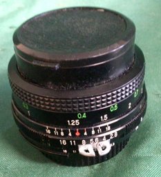 Vivitar Wide Angle Camera Lens - 28mm 1 : 2.8 MC  No. 28037901