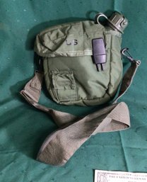 U.S. 2 Qt. Collapsible Canteen