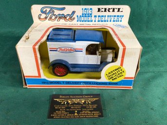 Vintage Ertl Ford 1913 Model T Delivery Die Cast Locking Bank In Box