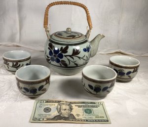Japanese Tea Set - Tea Pot And Four Cups - Lot Of 5