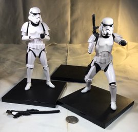 2 Star Wars Stormtroopers On A Magnetic Base, Plus An Extra Magnetic Base