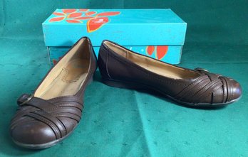 Brown Flats, 'Gander', By Yuu - Size 7 1/2, Found In Original Box, SHIPPING AVAILABLE