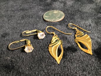 2 Pairs Costume Jewelry Earrings