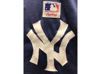 NY Yankees T-shirt - Large