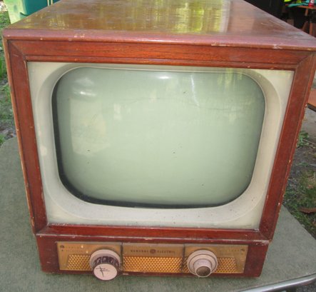 Antique Tube TV By GE