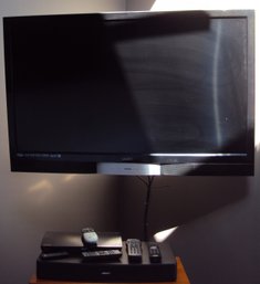 42' Vizio Wall Mount TV Comes With Remote And Dvd Player'