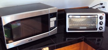 Office Kitchen Lot Microwave And Toasteroven