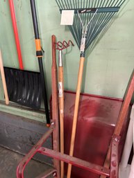 Wheelbarrow & (6) Gardening Tools