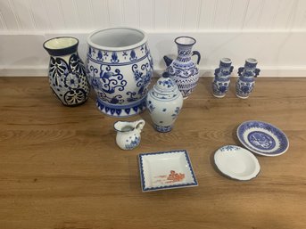 Blue & White Pottery & Ceramics