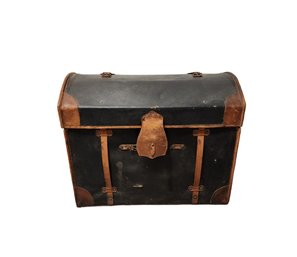 RS 19th C. Antique Steamer Trunk - Locust Valley Pick UP