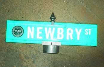 'NEWBRY ST' Street Sign