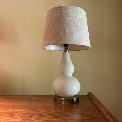 Pair Of White Table Lamps (apt)