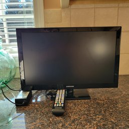 Samsung Flat Screen TV With Remote (kitchen)