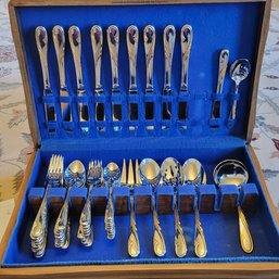 Gorham Golden Swirl Silverware Set In Wooden Box - Service For 9 With Serving Pieces (Dining Room)