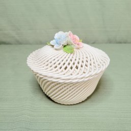 Vintage Lace Ribbon Lattice Basket Hand-Painted Ceramic Bowl W/Lid Made In Spain
