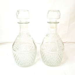 Set Of 2 Glass Decanters With Stoppers