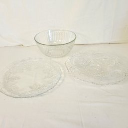 Pyrex Glass Mixing Bowl And 2 Glass Platters