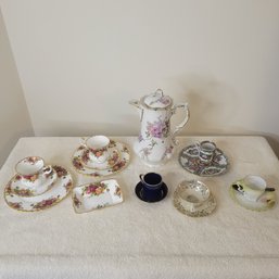 Tea Cups And Tea Pot (kitchen)