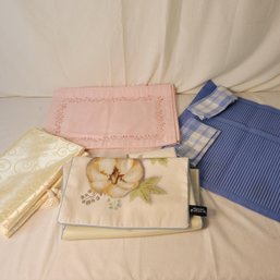 Table Runners, Placemats And Napkins