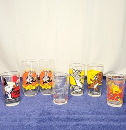 Vintage Collectible Glasses Bugs Bunny, Tom And Jerry, Superman And More