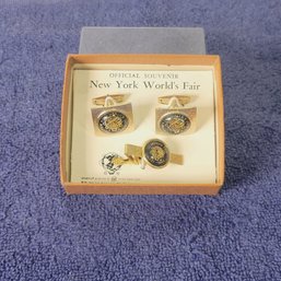 1964-65 New York World's Fair Cufflinks And Tie Clip In Amazing Condition