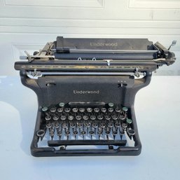 Older Vintage Underwood Manual Typewriter