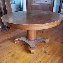 Vintage Wooden Pedestal Table (Dining Room) Read Description