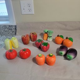 Fruits And Veggies Salt And Pepper Shakers (BR)