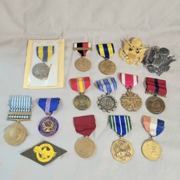 Lot Of Military Metals (BR)