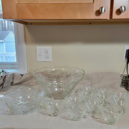 Glass Punch Bowl, Glasses, Side Dish And Plastic Ladle (lR)