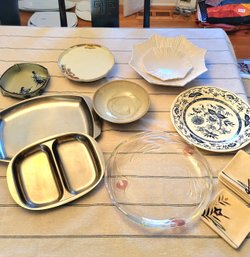 Lot Of Kitchen Platters, Bowls And Trays (Dining Room)