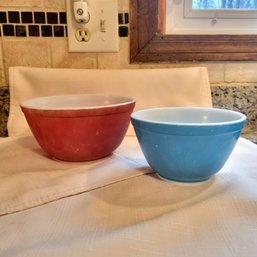 Vintage Red And Blue Pyrex Bowls (Kitchen)