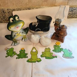 Frog, Ice Skate Vase, Faux Mini Oil Lamp And Frog Magnets (Kitchen)