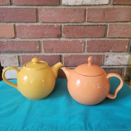 2 Colorful Tea Pots (LR)