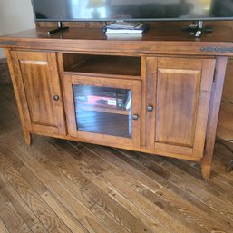 Beautiful Holland House Wooden TV Stand (LR)