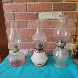 Set Of 3 Vintage Oil Lamps (lR)