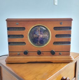 Crosley Old Fashioned Style Radio And Cassette Player