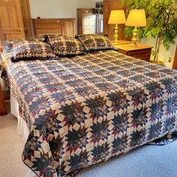 King Size Bed With Handmade Quilt And Pillow Shams (upMaster)