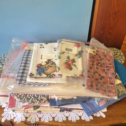 Placemats, Napkins, Decorative Linen And Hand Towels (Living Room)